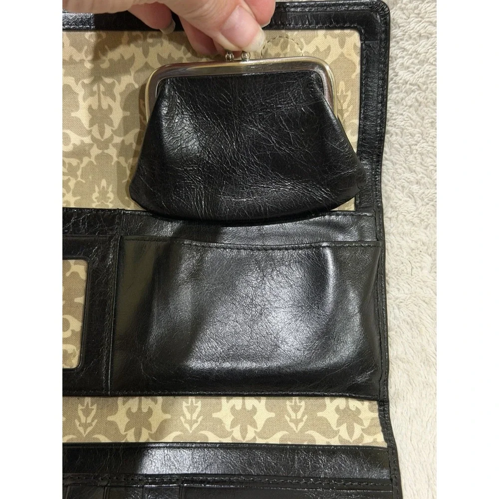 Hobo International Vintage Black Leather Kiss Lock Trifold Clutch Wallet